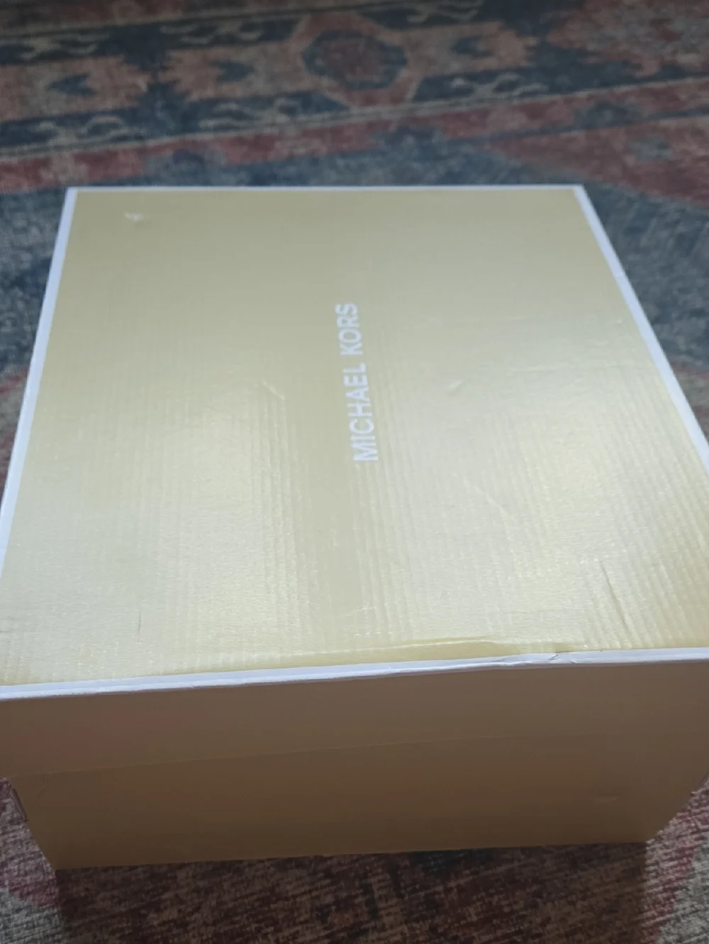 Michael Kors Cream and Gold MK Logo Thong Sandals With Box And Packing. - Picture 4 of 5